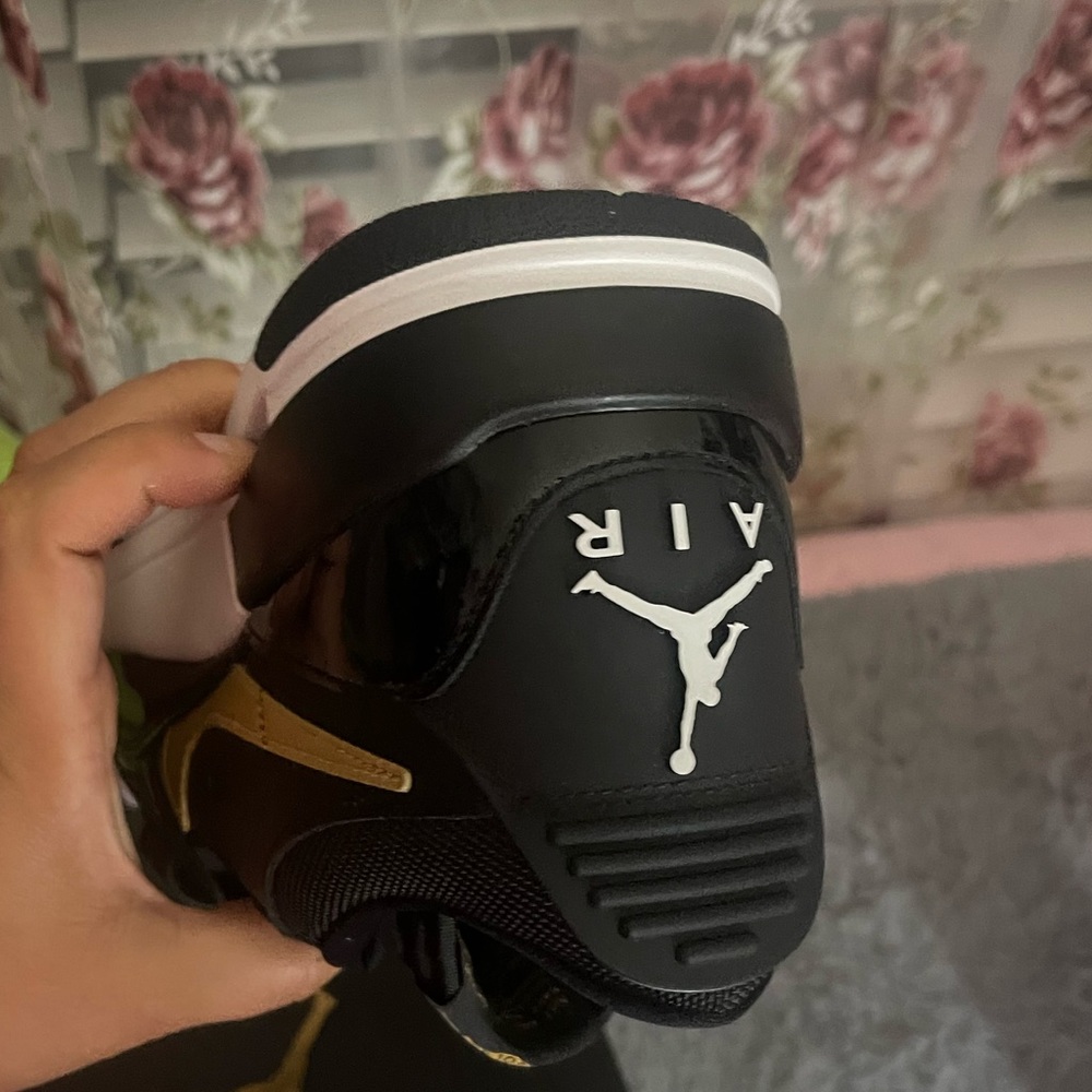 Air Jordan - Picture 5 of 5